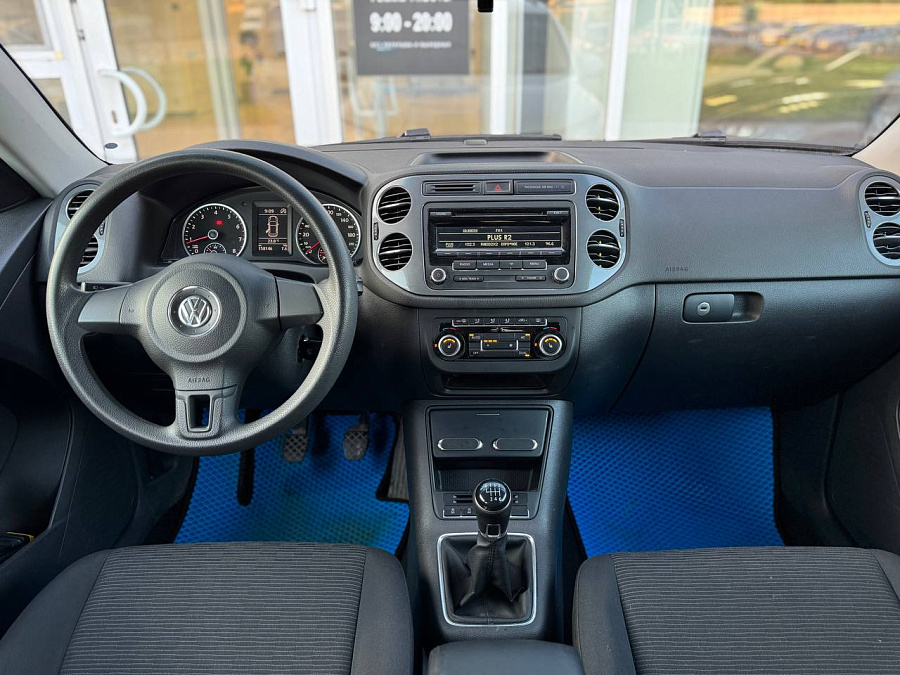 Volkswagen Tiguan, 2011г., передний привод, механика