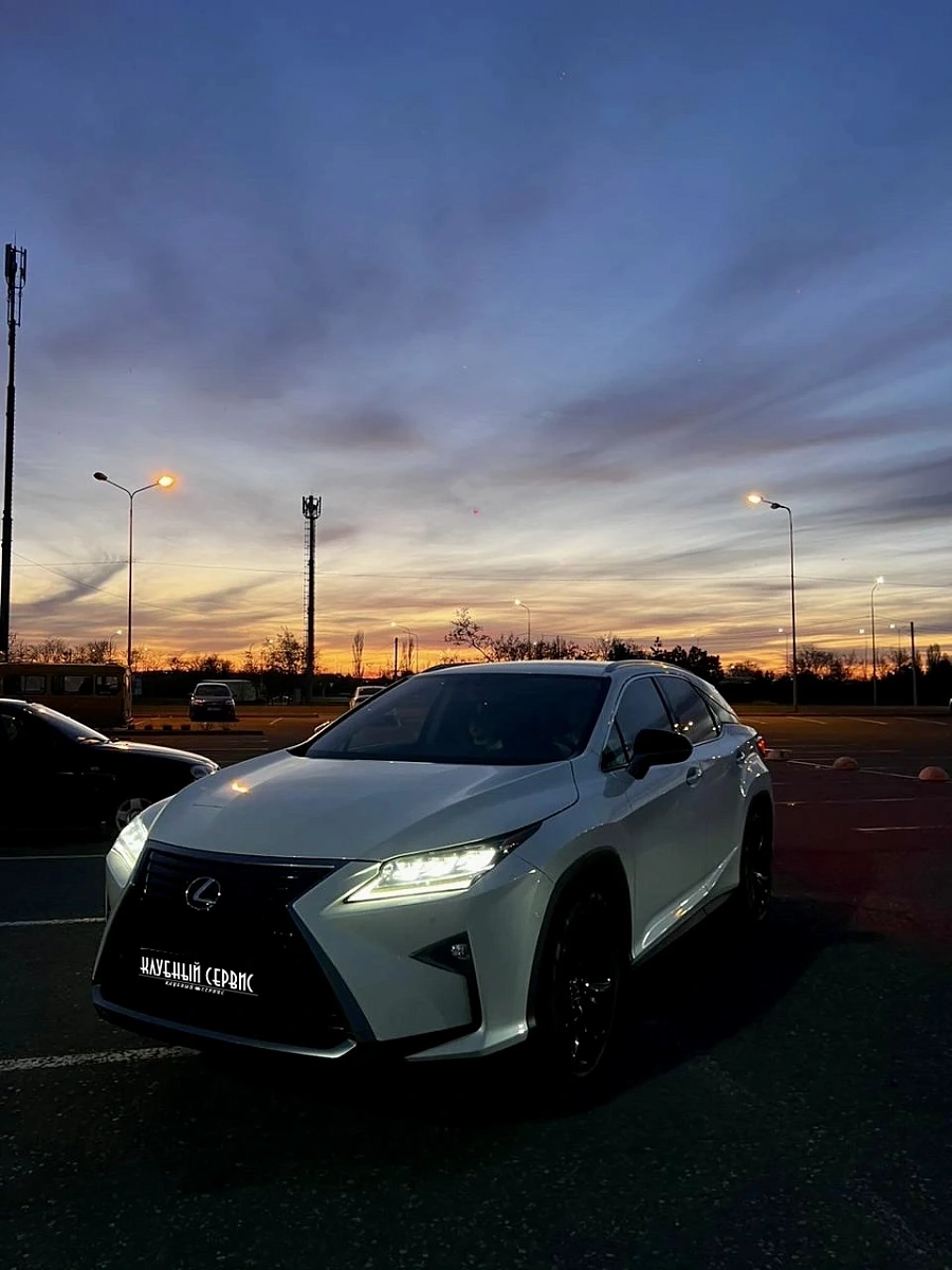 Lexus RX, 2017г., полный привод, автомат