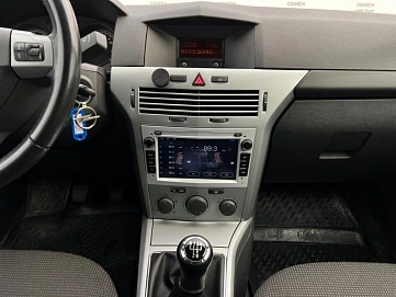 Opel Astra, 2010г, передний привод, механика