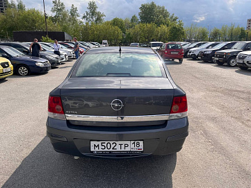 Opel Astra, 2012г, передний привод, механика