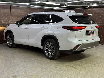 Toyota Highlander, 2025г, полный привод, автомат