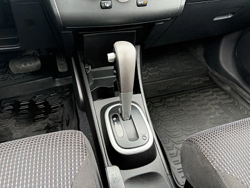 Nissan Tiida, 2011г, передний привод, автомат
