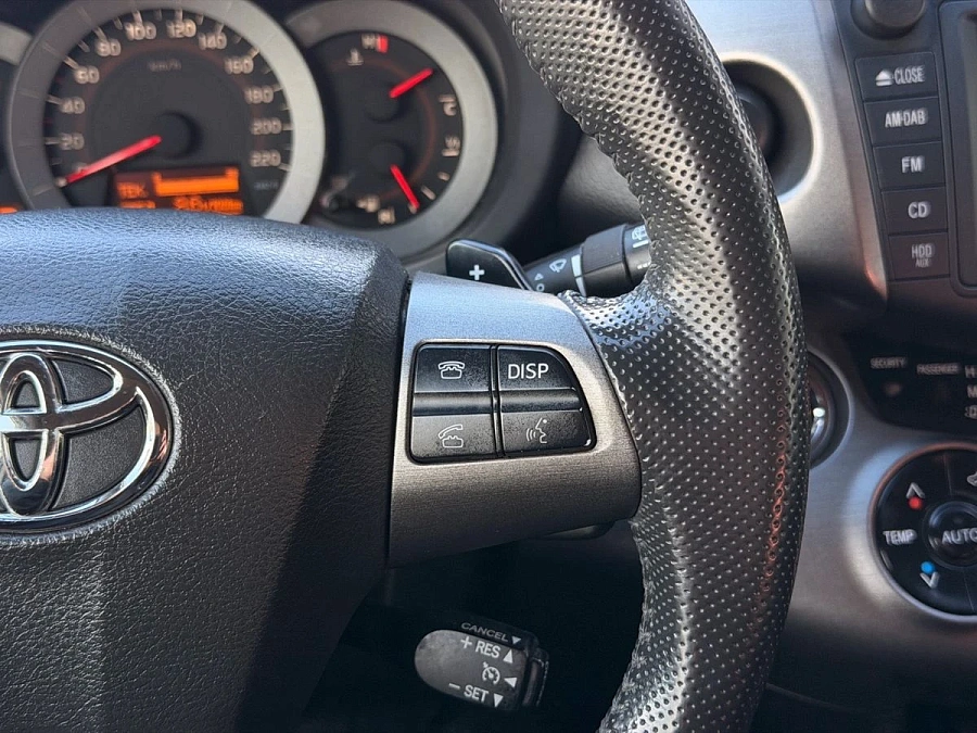 Toyota RAV4, 2011г., полный привод, вариатор