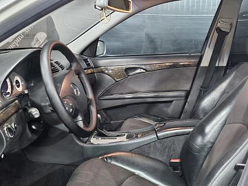 Mercedes-Benz E-Класс, 2004г, задний привод, автомат