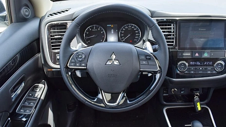 Mitsubishi Outlander, 2022г, полный привод, вариатор