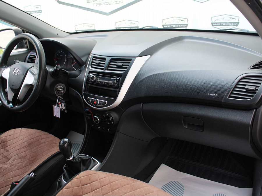 Hyundai Solaris, 2012г., передний привод, механика