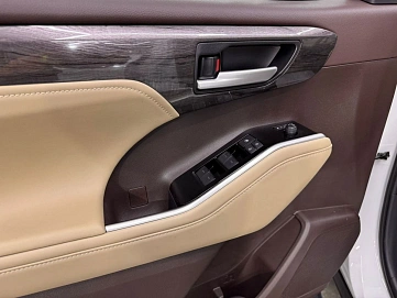 Toyota Highlander, 2025г, полный привод, автомат
