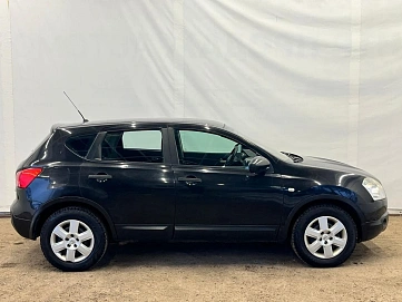 Nissan Qashqai, 2009г, передний привод, механика