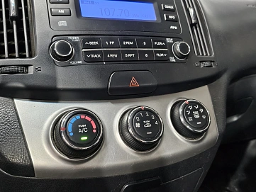 Hyundai Elantra, 2010г, передний привод, автомат