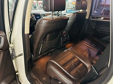 Volkswagen Touareg, 2011г, полный привод, автомат