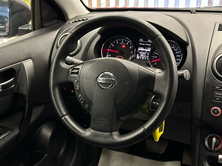 Nissan Qashqai, 2012г., передний привод, вариатор