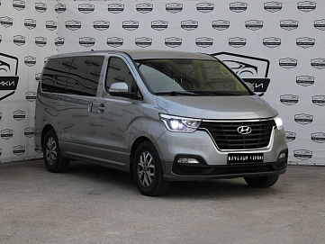 Hyundai , 2018г., задний привод, автомат