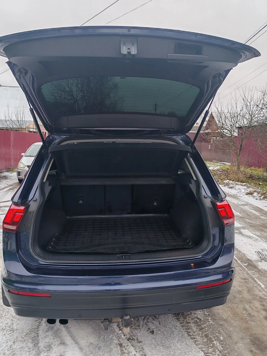 Volkswagen Tiguan, 2017г., передний привод, робот