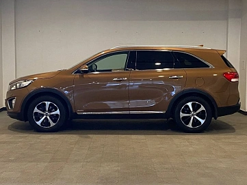 Kia Sorento, 2015г, передний привод, автомат
