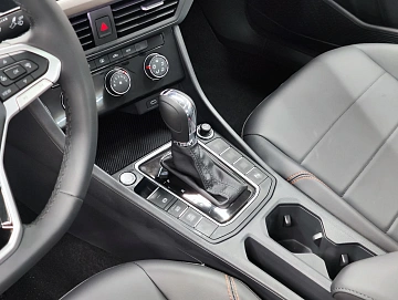 Volkswagen Bora, 2023г, передний привод, робот