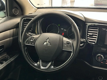 Mitsubishi Outlander, 2015г, полный привод, вариатор