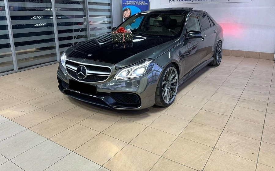 Mercedes-Benz E-Класс AMG, 2011г., задний привод, автомат