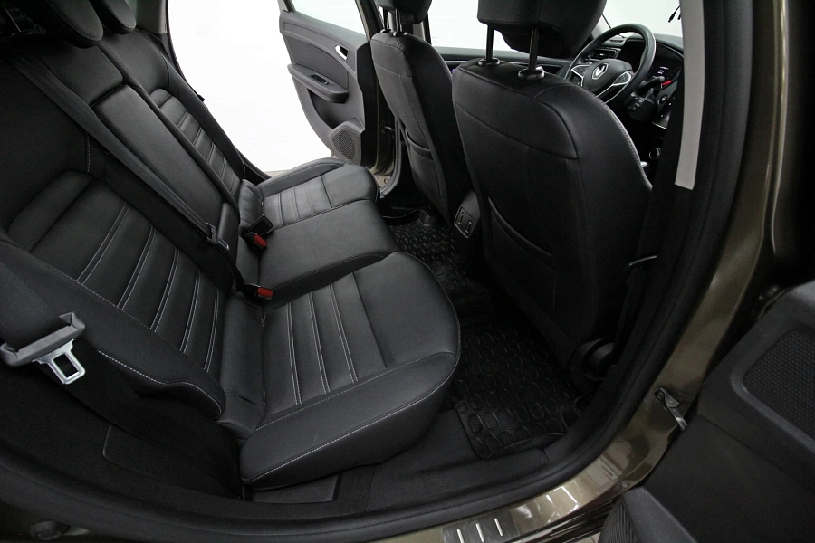 Renault Arkana, 2019г., передний привод, вариатор