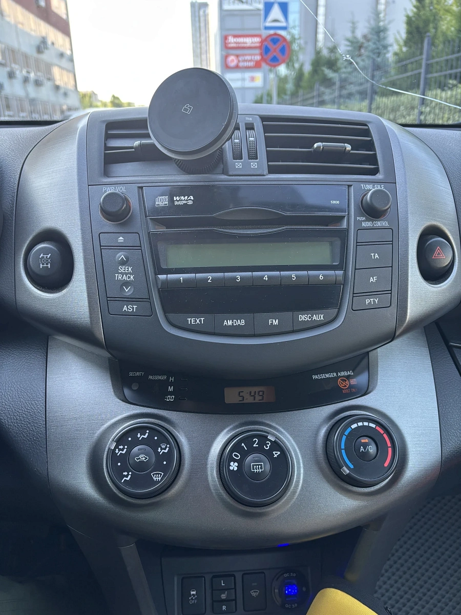 Toyota RAV4, 2012г., полный привод, вариатор