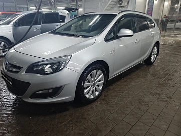 Opel Astra, 2013г, передний привод, механика