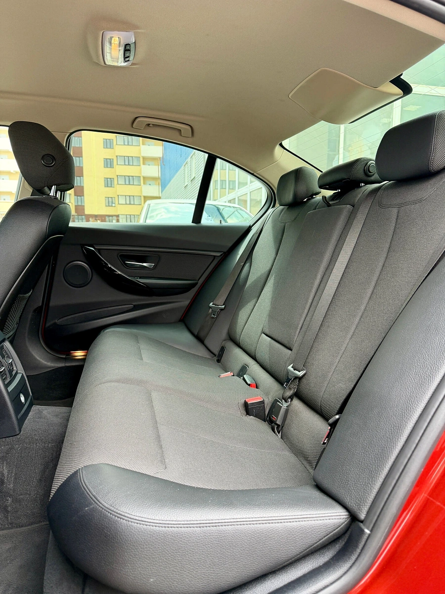 BMW 3 серии, 2017г., задний привод, автомат