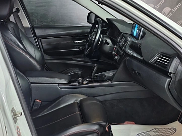 BMW 3 серии, 2012г., задний привод, автомат