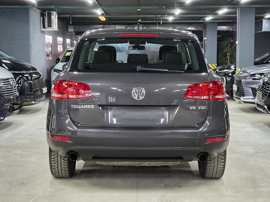 Volkswagen Touareg, 2010г., полный привод, автомат