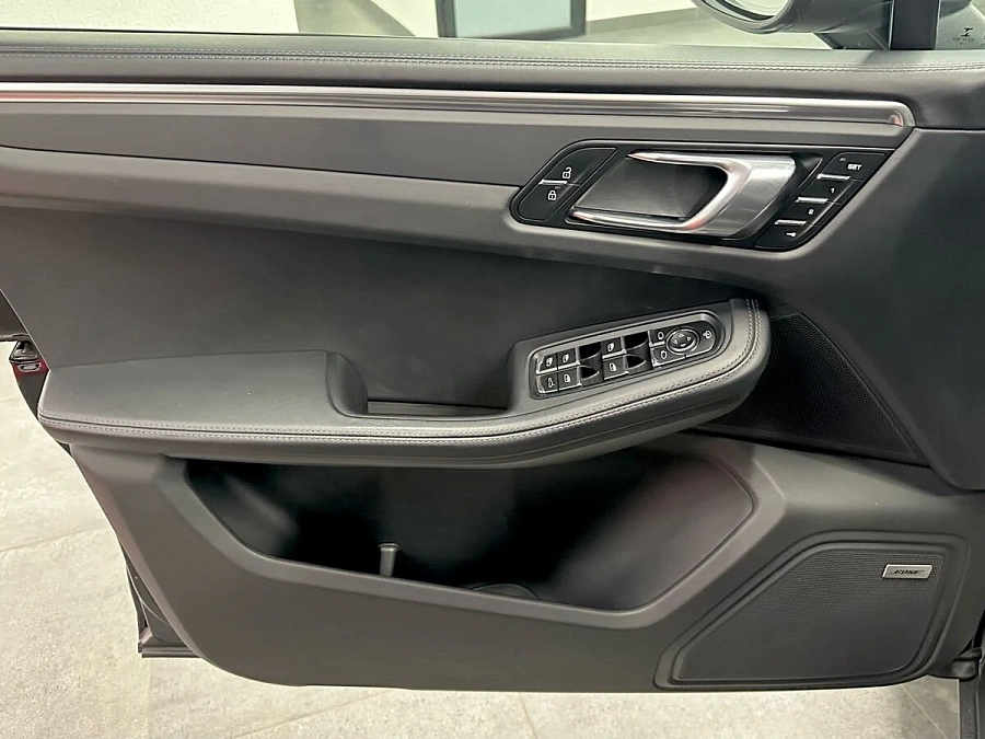 Porsche Macan, 2019г., полный привод, робот