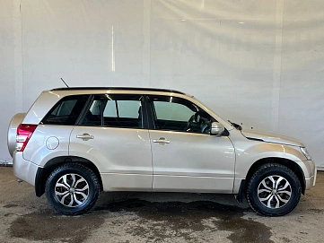 Suzuki Grand Vitara, 2011г, полный привод, механика