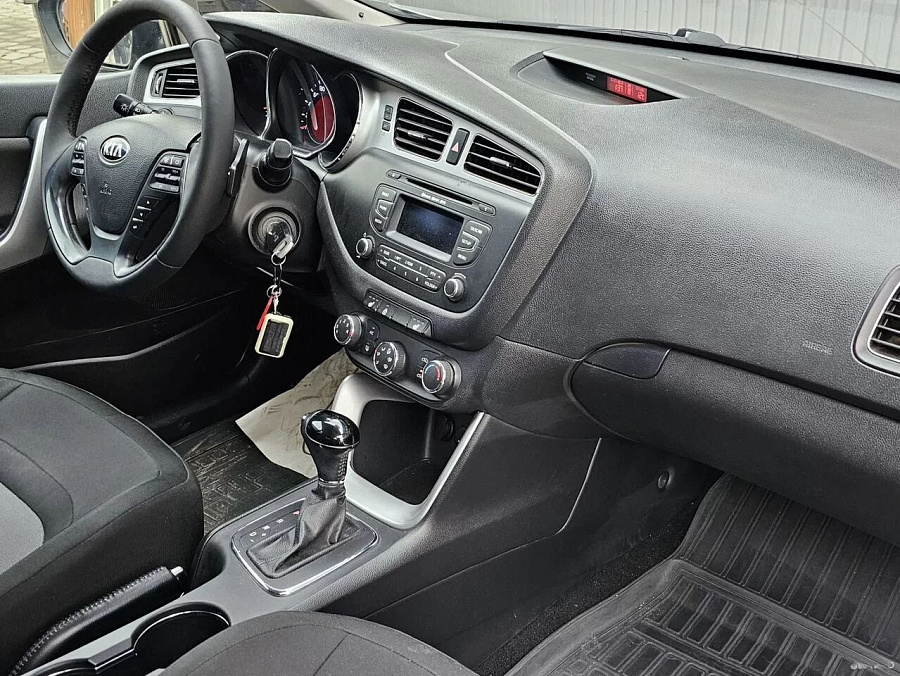 Kia Ceed, 2015г., передний привод, автомат