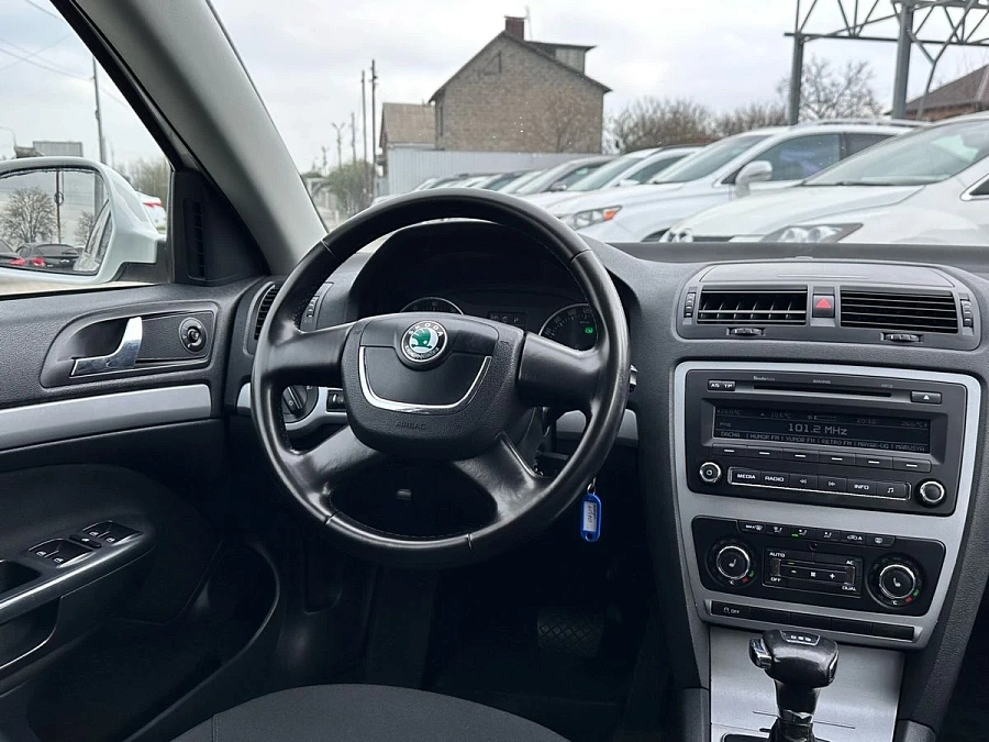 Skoda Octavia, 2013г., передний привод, робот