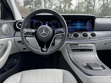 Mercedes-Benz E-Класс, 2022г, задний привод, автомат