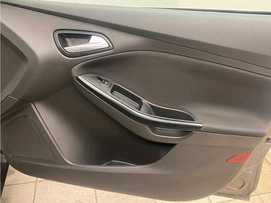 Ford Focus, 2012г., передний привод, механика