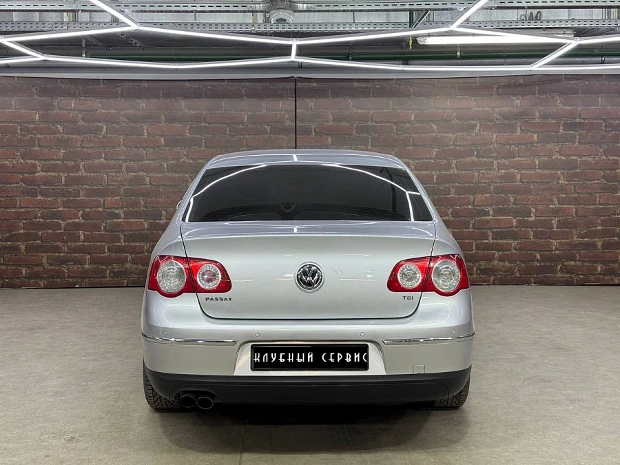 Volkswagen Passat, 2009г., передний привод, робот