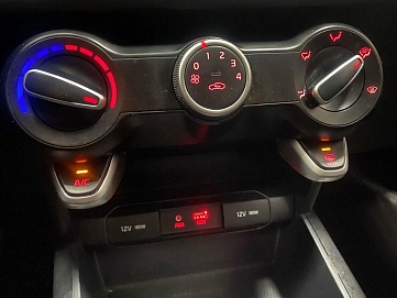 Kia , 2019г., передний привод, автомат