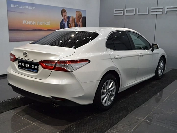 Toyota Camry, 2021г, передний привод, автомат