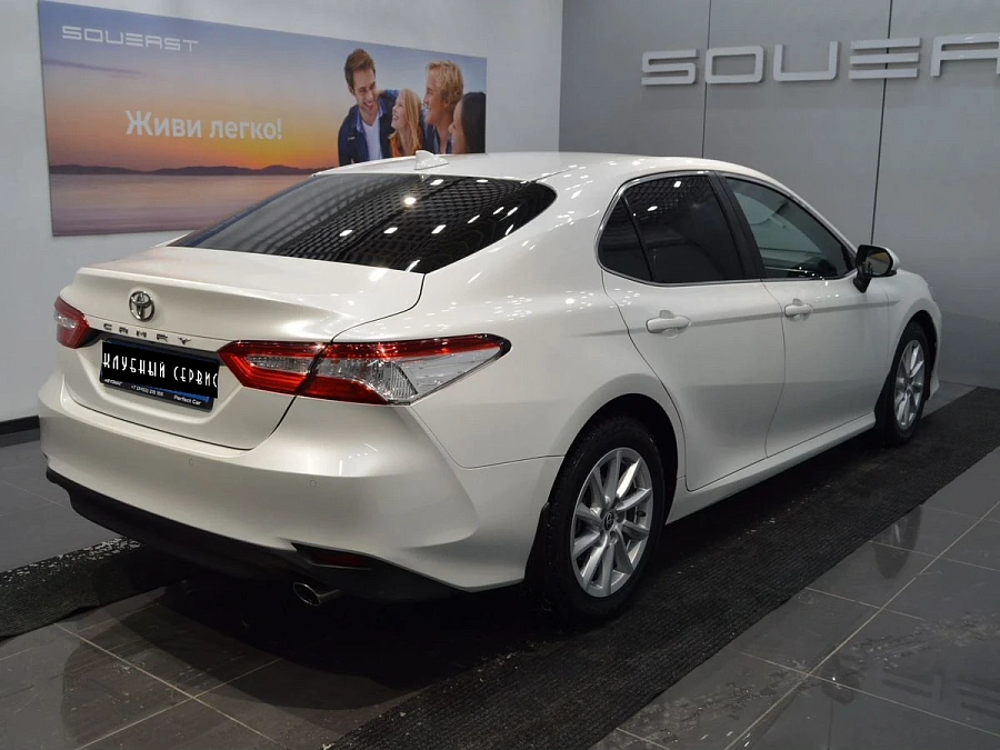 Toyota Camry, 2021г., передний привод, автомат