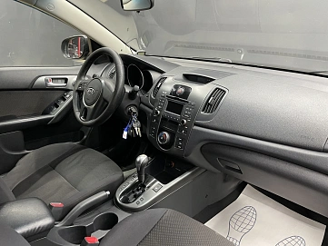 Kia Cerato, 2010г, передний привод, автомат