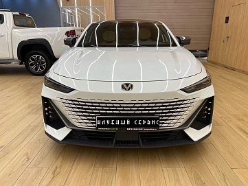 Changan UNI-V, 2023г, передний привод, робот