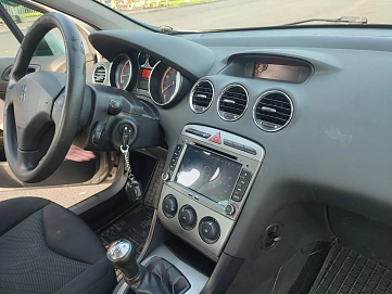 Peugeot 308, 2010г, передний привод, механика