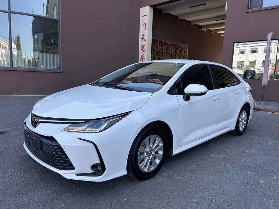 Toyota Corolla, 2022г., передний привод, вариатор