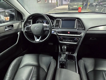 Hyundai Sonata, 2018г, передний привод, автомат