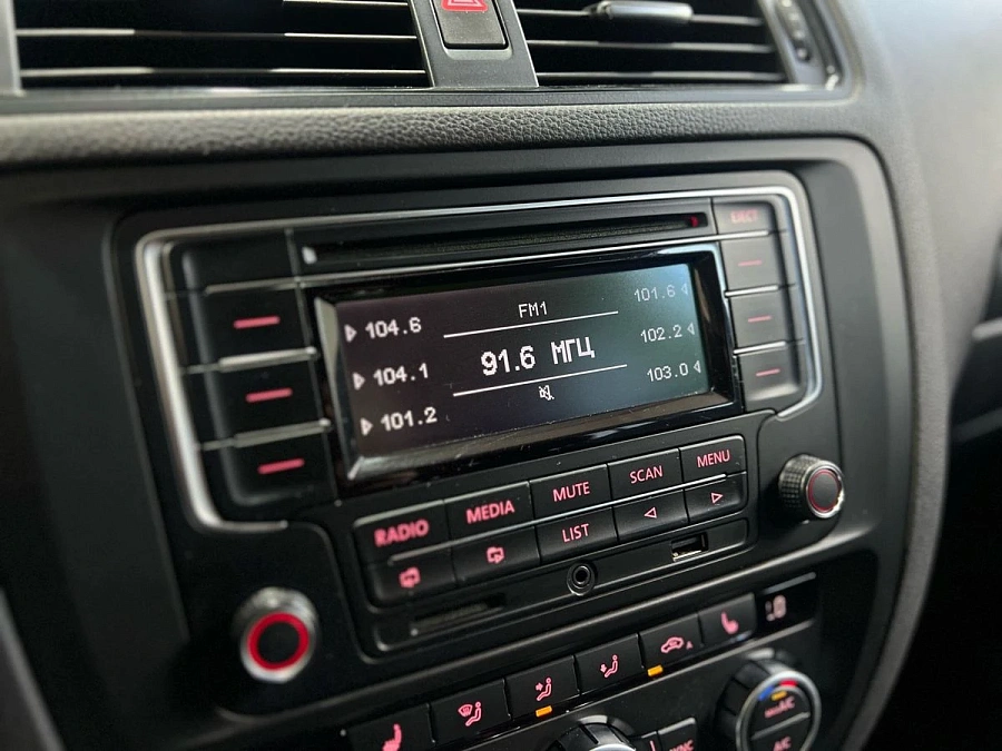 Volkswagen Jetta, 2014г., передний привод, автомат