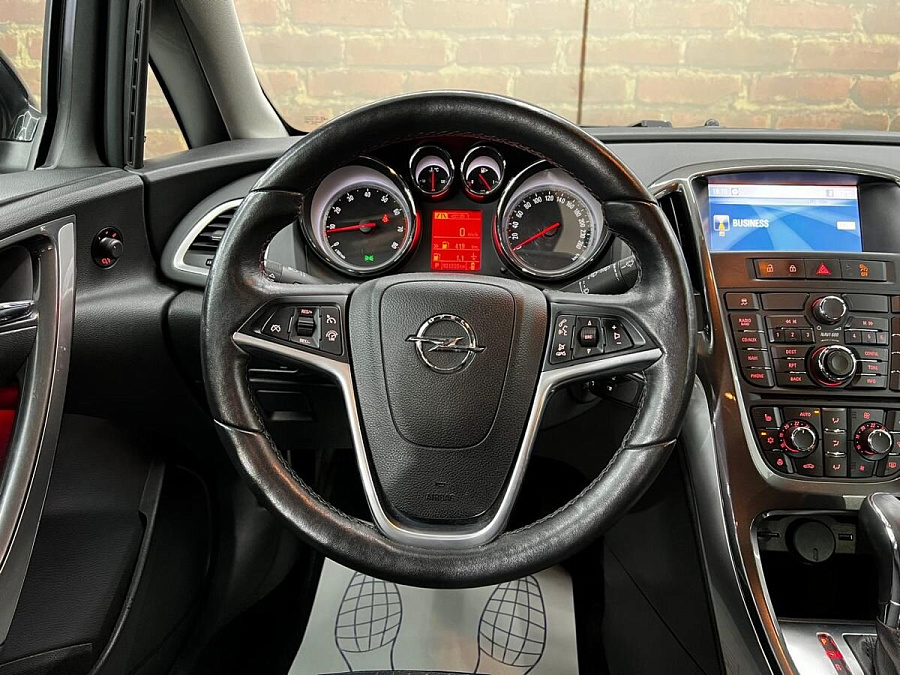 Opel Astra, 2013г., передний привод, автомат