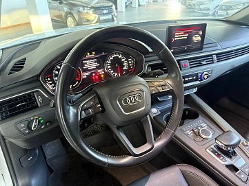 Audi A4, 2019г, передний привод, робот