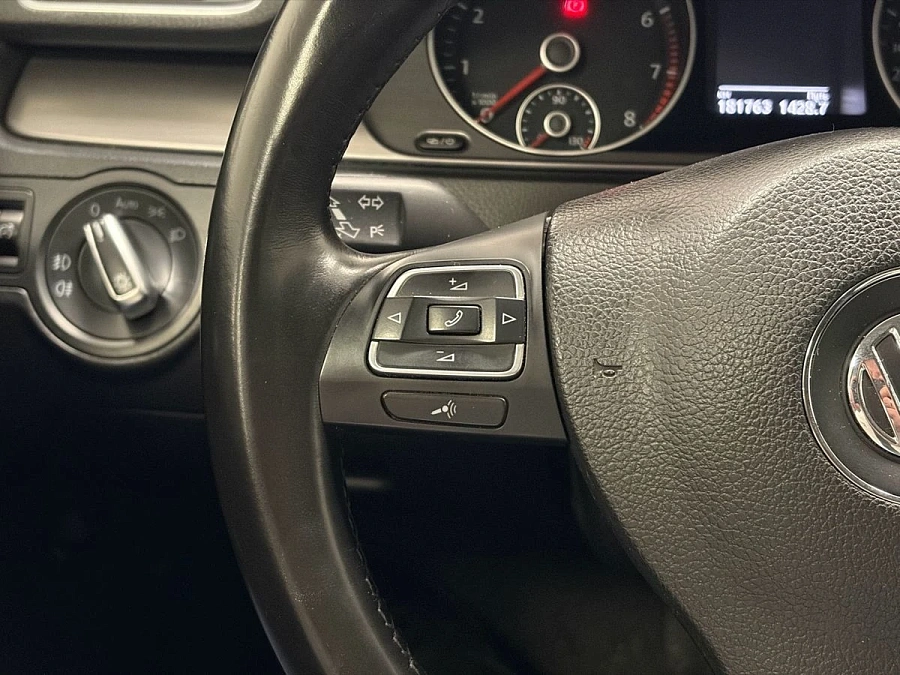 Volkswagen Passat, 2013г., передний привод, автомат
