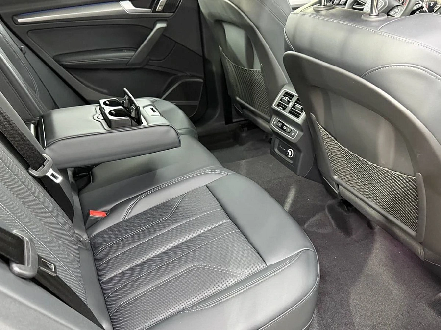 Audi , 2025г., полный привод, робот