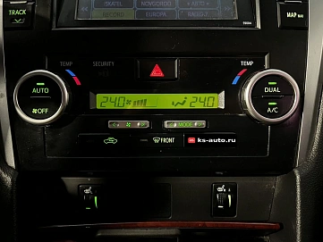Toyota Camry, 2012г, передний привод, автомат
