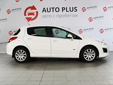 Peugeot 308, 2011г, передний привод, механика