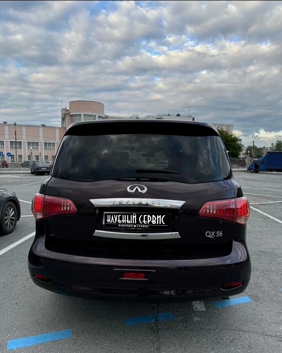 Infiniti QX56, 2010г., полный привод, автомат